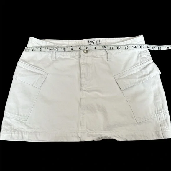 PRINCESS POLLY Zakai Cargo Mini Skirt White size 6 - Picture 6 of 7